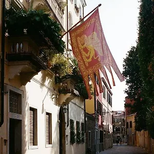 https://ca-del-pittor-apartments.hotelslidodijesolo.com
